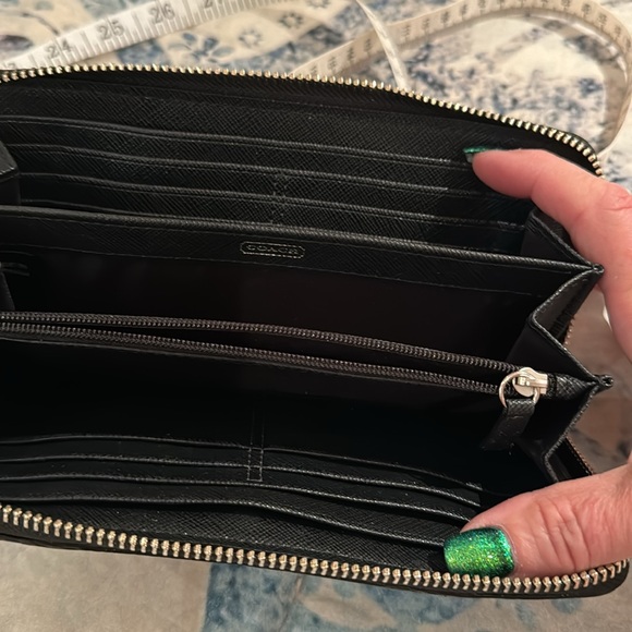 Coach logo envelope wallet. Great vintage condition! - Picture 2 of 4